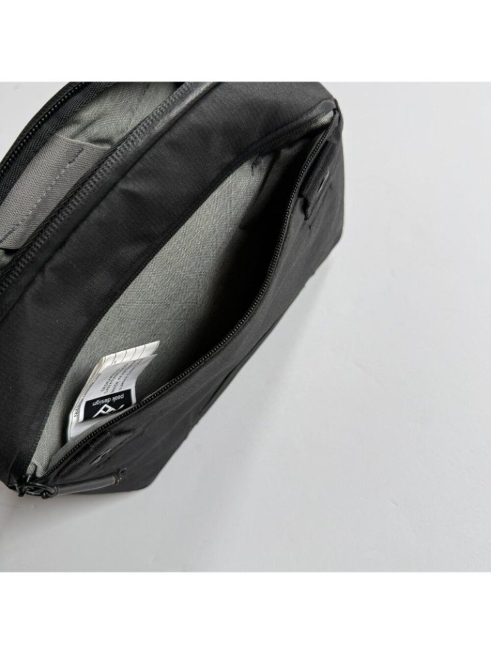 PEAK DESIGN Black Tech Pouch - Travel Organizer Case EDC - Picture 4 of 7